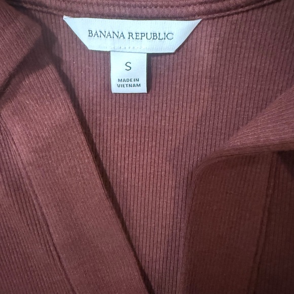 Banana Republic Ribbed Tunic Top Maroon V-Neck ¾ Sleeve Knit Blouse Small - Picture 2 of 5